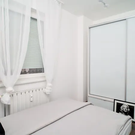 Belvarosi Harmonia Apartment *
